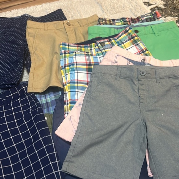 13 Bermuda shorts for your boy size 7-8❤️👏